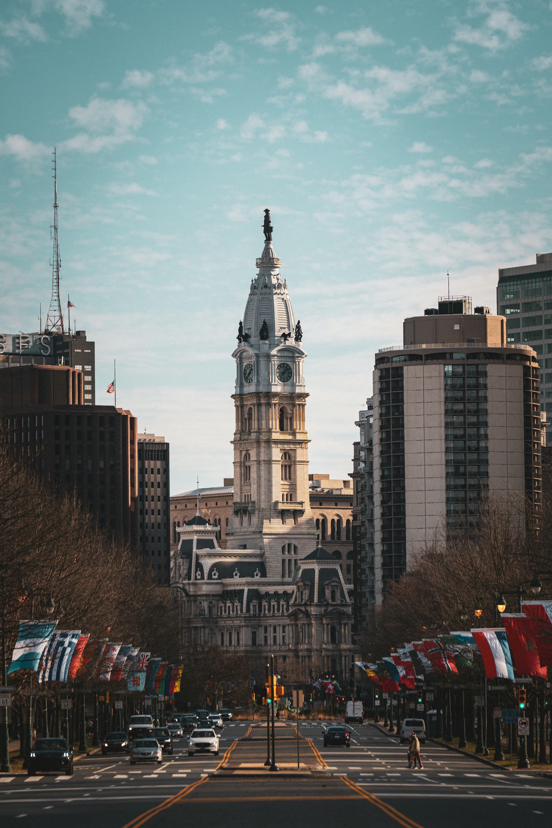 Philadelphia City Hall from the Benjamin Franklin Parkway on a clear day